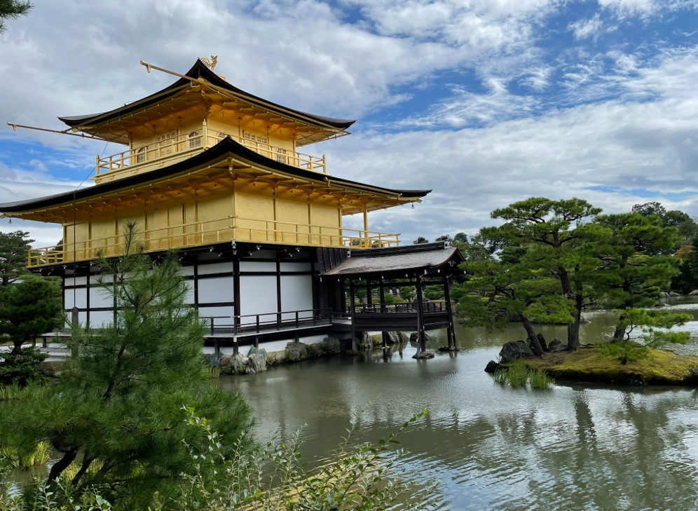 金閣寺　鏡湖池